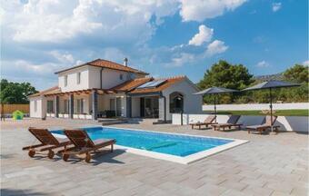 Beautiful Home In Sibenik W/ Outdoor Swimming Pool, Outdoor Swimming Pool And 3 Bedrooms