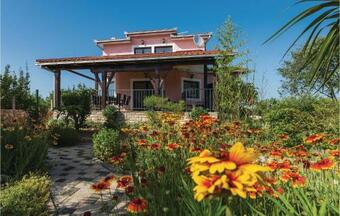 Stunning Home In Cista Velika W/ Outdoor Swimming Pool, Outdoor Swimming Pool And 3 Bedrooms