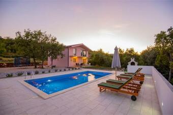 Villa Elizabeta Near Imotski, Private Pool