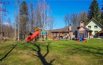 Three-bedroom Holiday Home In Brestovac