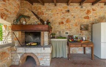 Four-bedroom Holiday Home In Damijanici