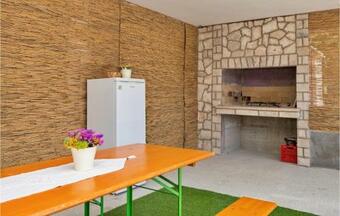 Nice Home In Donji Vinjani W/ Outdoor Swimming Pool And 4 Bedrooms