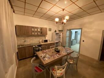 Vir�g Var�zs Vend�gh�z