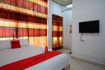 Hotel Reddoorz Near Betoambari Airport Bau Bau
