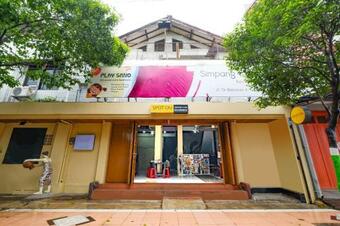 Hotel Oyo 2240 Simpang Tujuh Residence