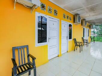 Hotel Oyo 90216 Kost Sanny