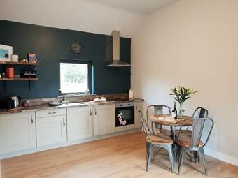 Lovely 2-bed Farm Cottage With Views