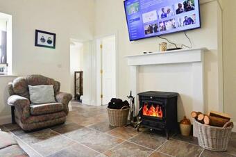 Holiday Home Oughterard - Eir02104f-f