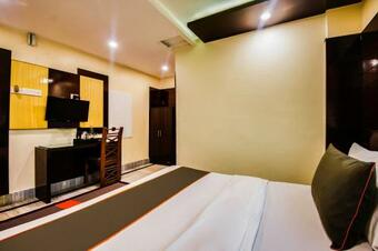 Hotel Collection O 48222 Meera International