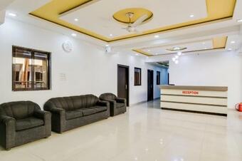 Oyo 71911 Hotel Amber Palace