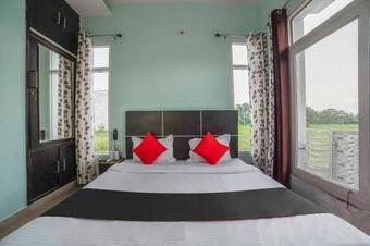 Hotel Corbett Castle