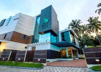 Hotel Oaks Residency