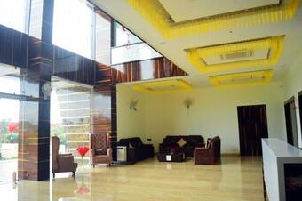 Hotel Chandradeep Regency