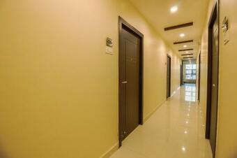 Oyo 36823 Hotel Vamsee Empire