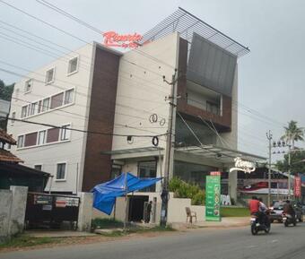 Hotel Riveria By Raj