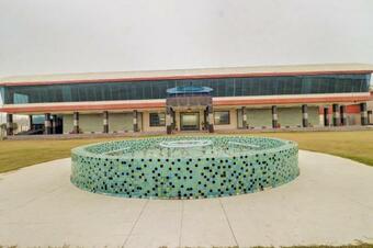 Oyo 77889 Hotel Viva City