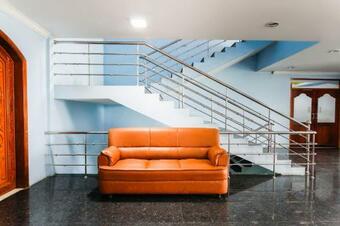 Hotel Capital O 49170 King's Royal Palace