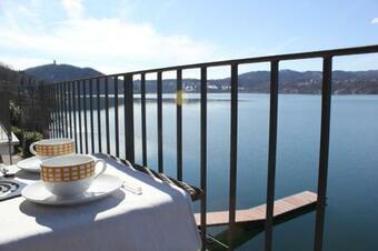 Lakefront Apartment With Spectacular Views