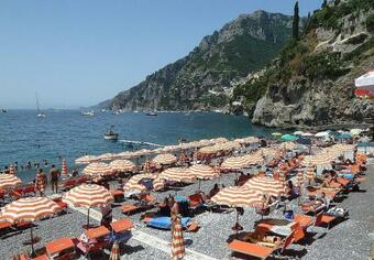 Arienzo Villa Sleeps 12 With Pool And Air Con