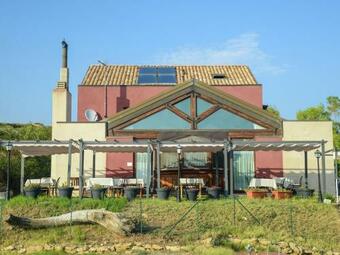 Luxurious Holiday Home In Cropani Marina With Swimming Pool