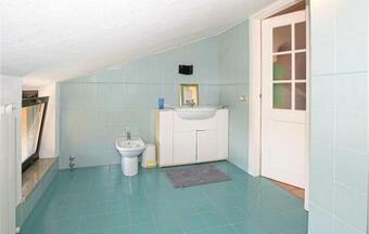 Stunning Home In Belvedere Langhe With Outdoor Swimming Pool, Wifi And 5 Bedrooms