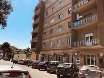 Hostal Banus Rooms