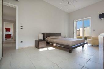 Villa Miraggio House Style