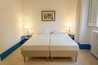 Cerfignano Holiday Home Sleeps 6 With Pool And Air Con