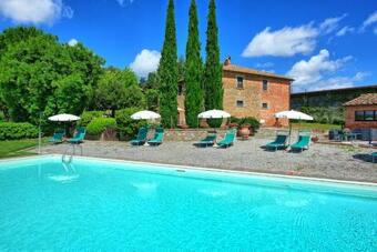 Montecchio Apartment Sleeps 6 With Pool