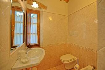 Montecchio Apartment Sleeps 3 With Pool