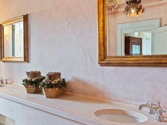 Luxurious Villa In Filottrano With Swimming Pool