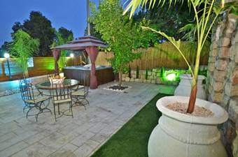 Lodge Azulat Even Hen