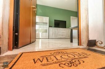 Homes In Genoa - Young Apartment