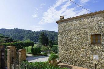 Gualdo Apartment Sleeps 7 With Pool And Wifi