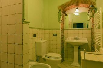 Gualdo Apartment Sleeps 4 With Pool And Wifi