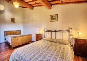 Gualdo Apartment Sleeps 3 With Pool And Wifi