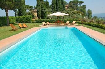 Magliano Sabina Villa Sleeps 8 Pool Wifi