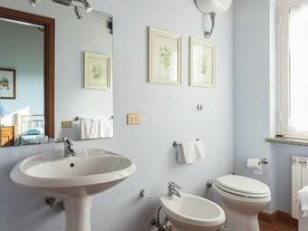 Magliano Sabina Villa Sleeps 8 Pool Wifi