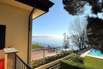 Meina Villa Sleeps 4 Pool Wifi