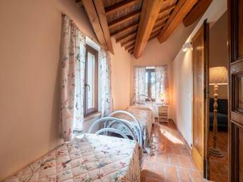 Heritage Holiday Home In Mombaroccio With Garden