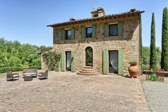 Pillo Villa Sleeps 12 With Pool And Air Con