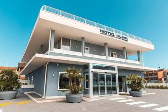 Hotel Kuma