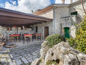 Valley-view Holiday Home In Sepino With Courtyard