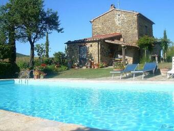 Sovana Villa Sleeps 4 Pool