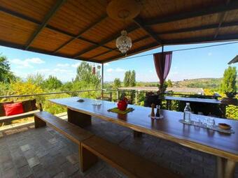 Inviting 4 Bedroom Villa In The Hills Near Rome