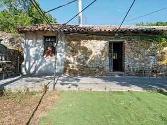 Inviting Cottage In Maniace With Private Garden