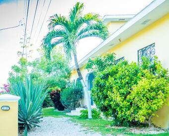 Hostal Iron Shore Guest House