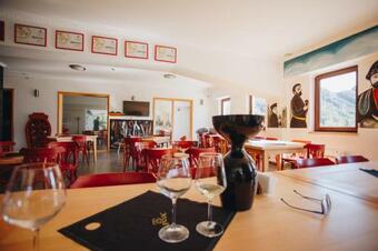 Hostal Eco Winery Lipovac Apartments