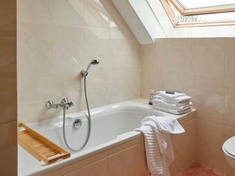 Idyllic Holiday Home In Baarlo With Hot Tub, Private Terrace