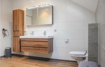 Beautiful Home In Stavenisse W/ Sauna, Wifi And 5 Bedrooms